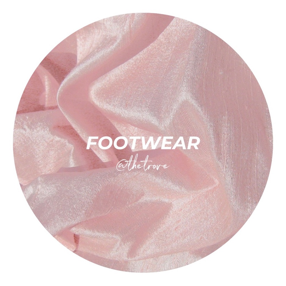 F O O T W E A R